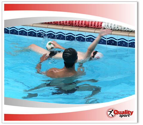 imagem aula na piscina